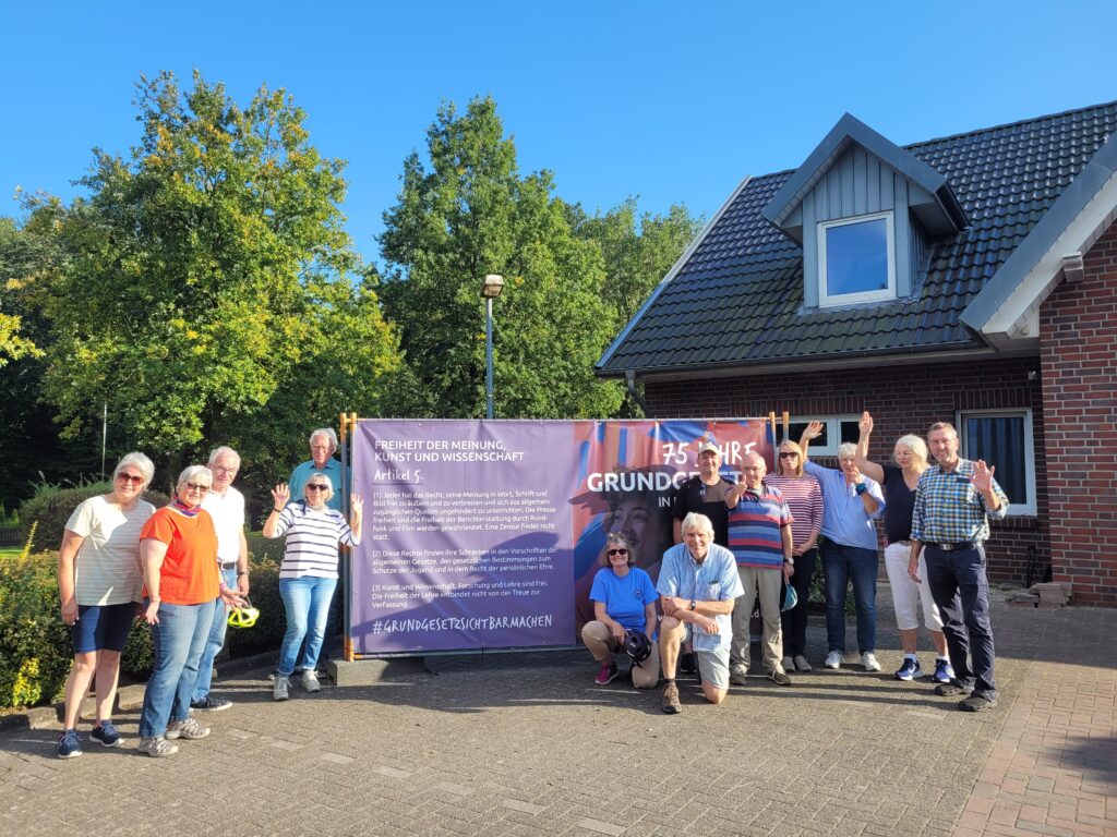 Fahrradtour entlang der Demokratiebanner - September 2024